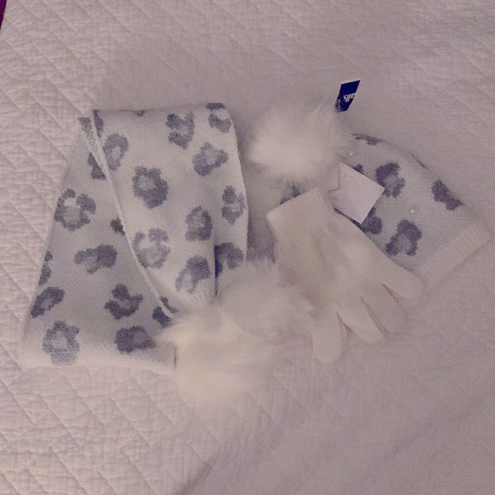 IMG Faux fur Pom Pom scarf, beanie and gloves set